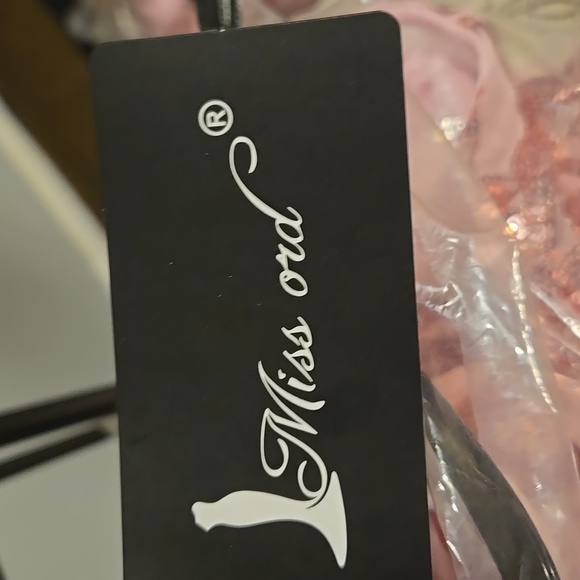 BARBIE PINK SEQUIN STRAPLESS PROM DRESS - Picture 4 of 4